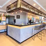 Ibis Hotel 2*