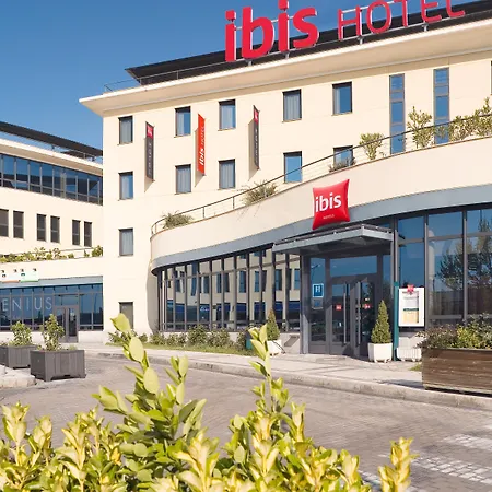 Ibis Hotel 2*