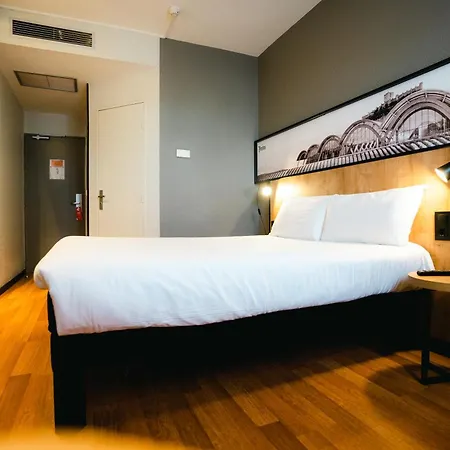 Ibis Hotel 2*