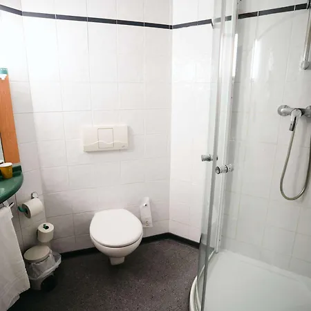 Ibis Hotel 2*