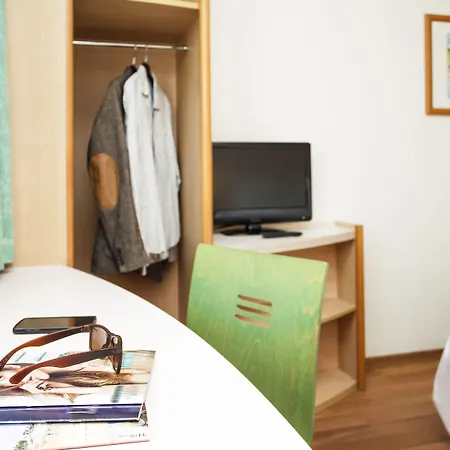 Ibis Hotel 2*