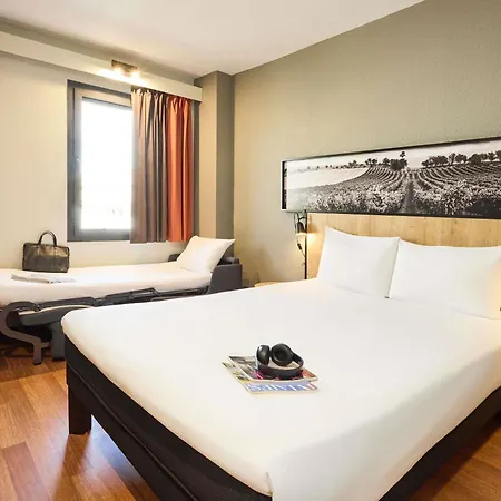 Hotel Ibis 2*
