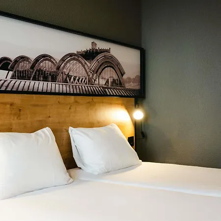 Ibis Hotel 2*